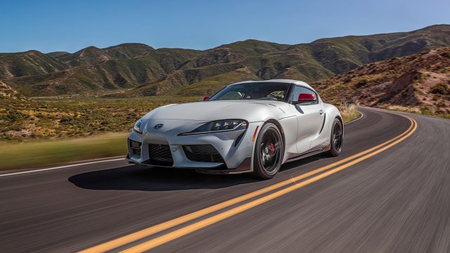 2020-Toyota-Supra-Launch-Edition-around-curve.jpg