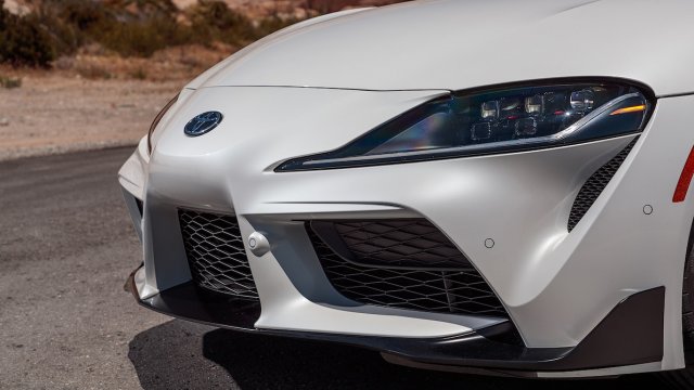 2020-Toyota-Supra-Launch-Edition-front-clip.jpg